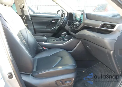 2022 Toyota Highlander Xle z USA, uszkodzony, nr VIN 5TDGZRBH2NS568220